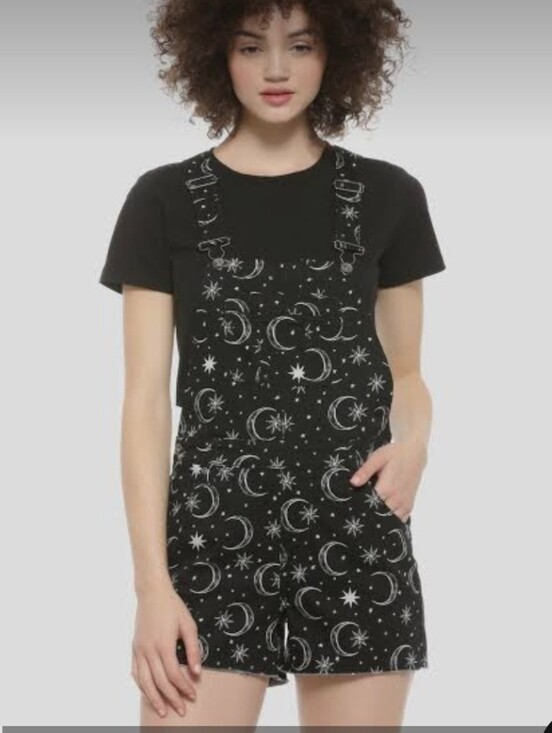 Hot Topic Pants - Hot Topic XL Black Moon & Star Overall Shorts